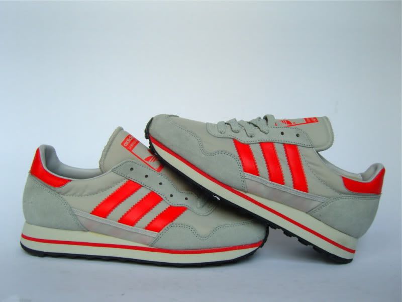 ZONE7STYLE: Vintage Adidas Running Shoes